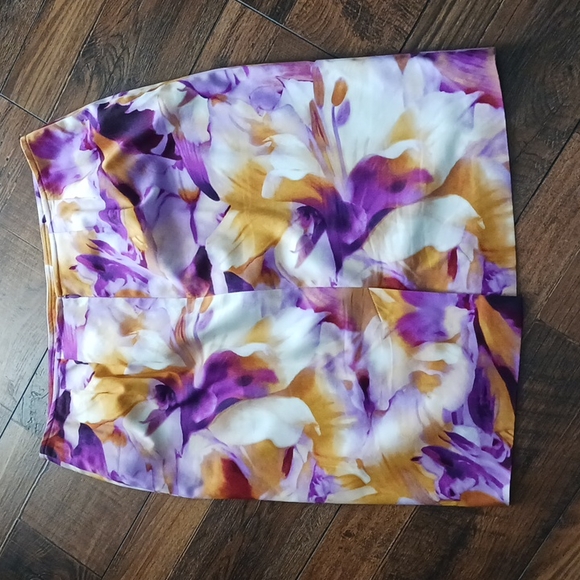 Jones New York 10P Floral Blouse & Skirt Set - LAST CHANCE DONATING 5/31/24!!! - Picture 7 of 8